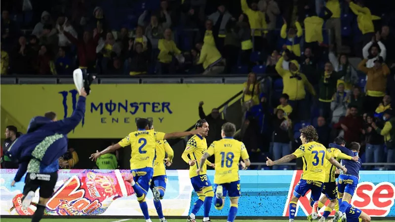 أتلتيكو مدريد يخسر أمام لاس بالماس ويبتعد عن المنافسة