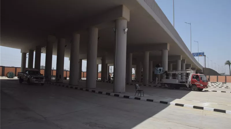 محافظ بني سويف يتفقد التشطيبات النهائية بمجمع مواقف السيارات