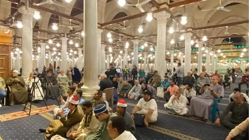 مجالس منتظمة للصلاة على النبىﷺ سعياً لنشر القيم النبوية