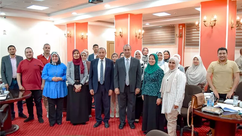 رئيس جامعة بني سويف يفتتح فعاليات دورة إعداد المدربين