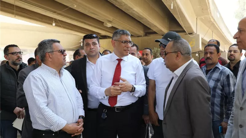محافظ الجيزة يتفقد تطوير الشوارع المحيطة بمستشفى وقسم بولاق الدكر