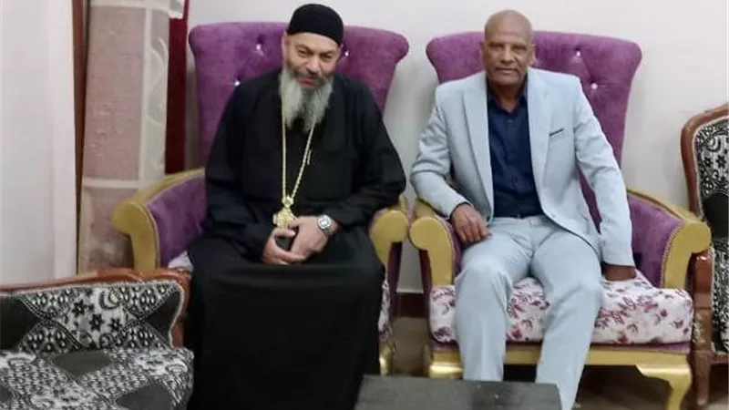 محافظ أسوان يكلف رؤساءالمراكزوالمدن بتقديم التهنئة للأخوة الأقباط