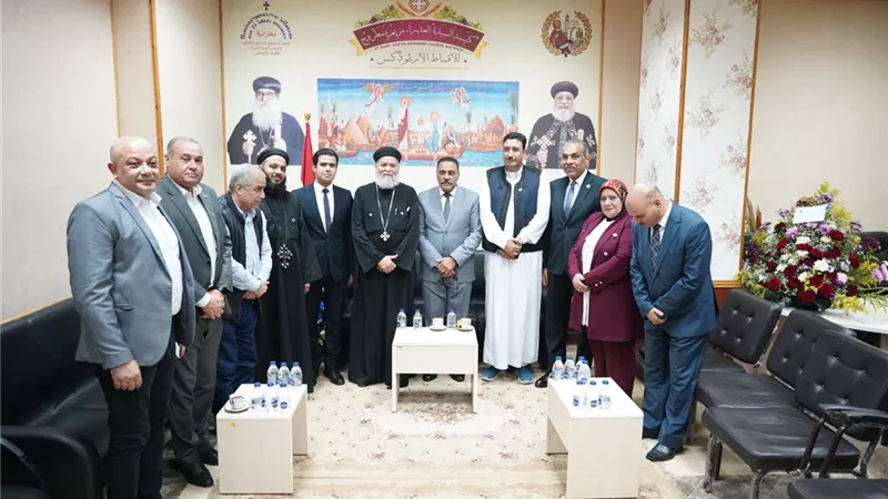 محافظ مطروح يقدم التهنئة للأخوة الأقباط بمناسبة عيدالقيامة المجيد