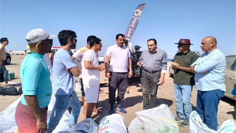 جهود بيئية لتنظيف قاع البحر في دهب