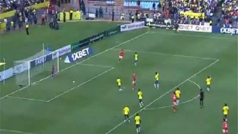 الأهلي يضع قدما في نهائي أفريقيا بتعادل بطعم الفوز على ملعب صن داونز