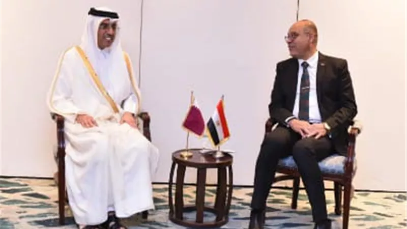 وزير العمل يناقش ملفات تنقل الأيدي العاملة مع نظيره القطري