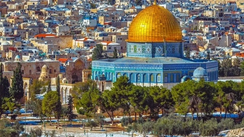 إسرائيل تستدعي وزير شؤون القدس وتقرر إبعاده عن الضفة الغربية 6 أشهر