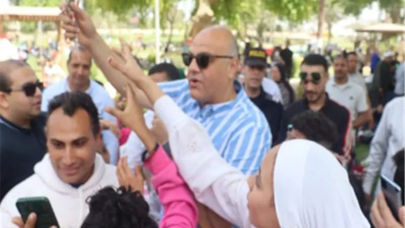 محافظ القليوبية يشارك المواطنين فرحة أعياد الربيع وشم النسيم