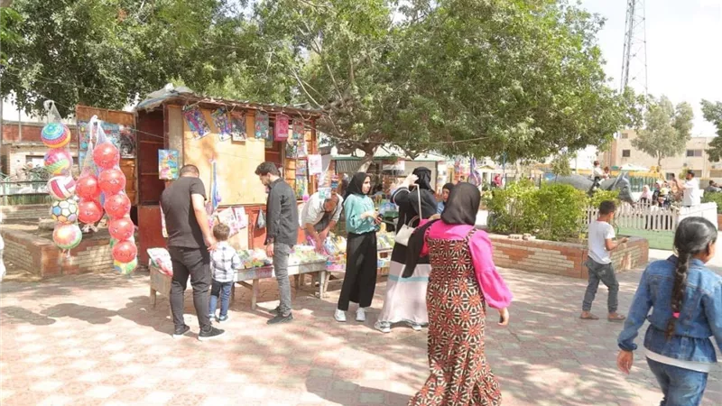 توافد آلاف الزوار على حديقة صنعاء بكفرالشيخ