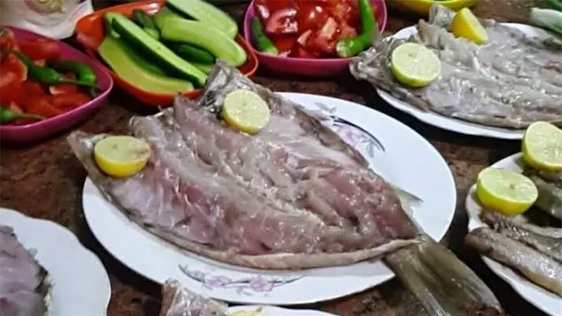 إتيكيت أكل الرنجة والفسيخ