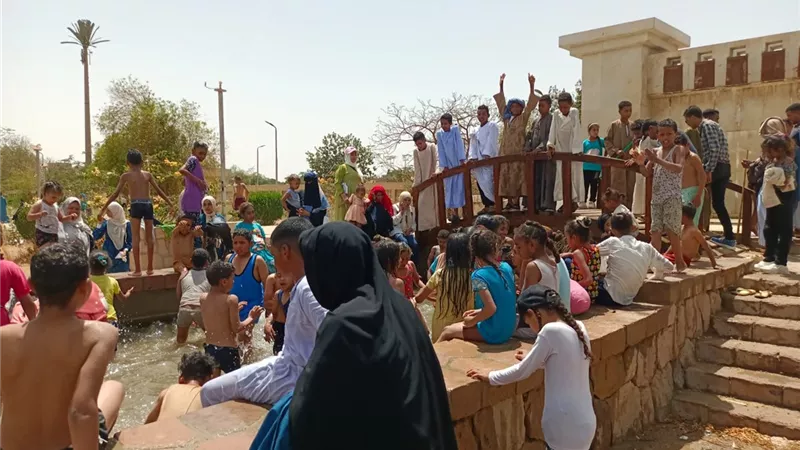 الشباب يقودون إحتفالات شم النسيم بالأقصر ..صور