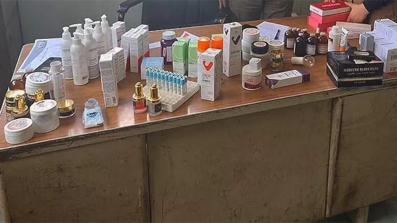 طالبة تنتحل صفة طبيبة وتدير مركز تجميل غير مرخص بالمنيا
