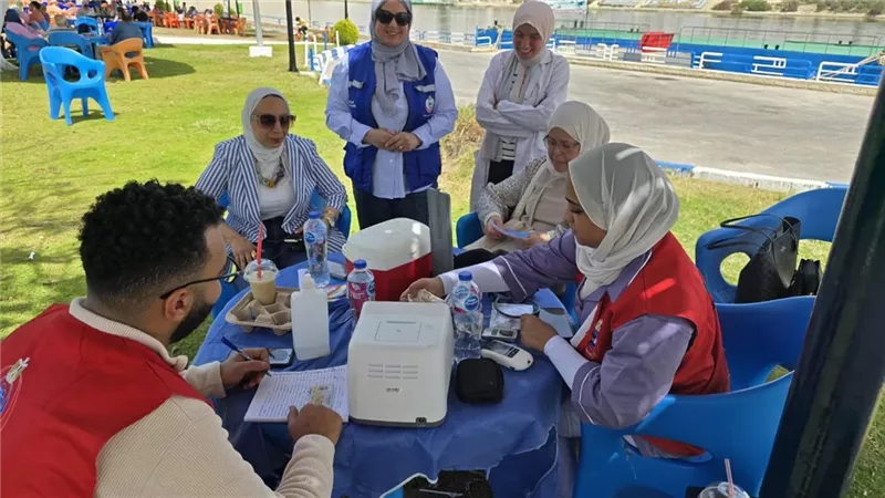 انتشار فِرق١٠٠مليون صحة بالحدائق والشواطئ والمتنزهات بالإسماعيلية