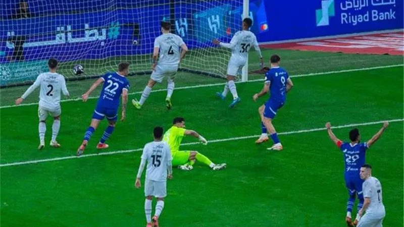 الهلال يتعثر أمام الشباب ويتعادلان فى مباراة مثيرة بالدورى السعودى