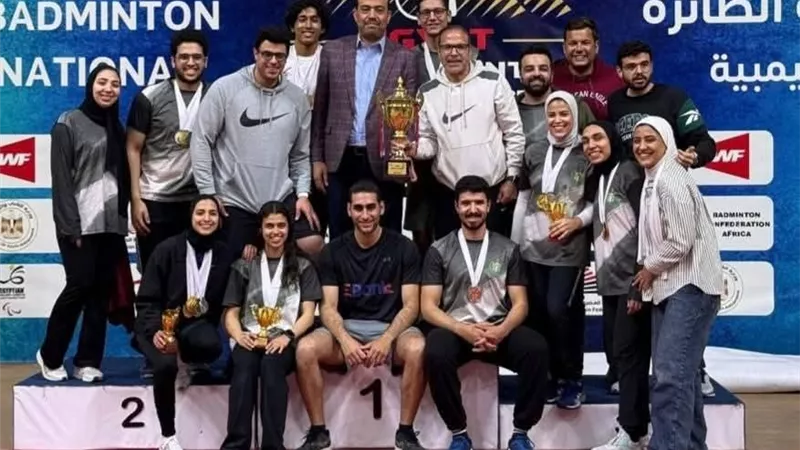 وكيل وزارة الشباب يهنئ فريق كرة السرعة بنادى الرواد