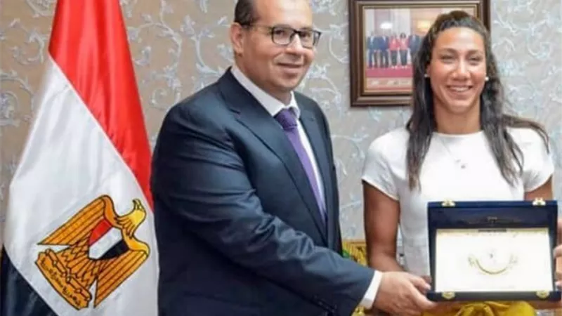 السباحة توافق على ترشح فريدة عثمان للجنة لاعبين الأولمبية المصرية