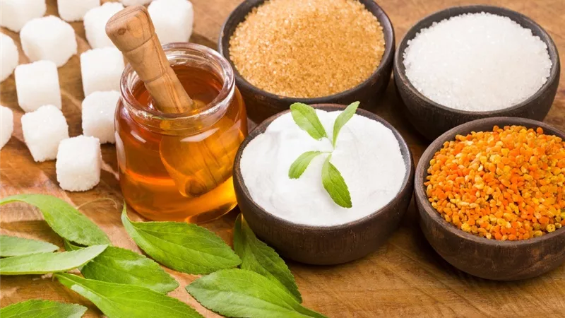 أنواع بدائل السكر الطبيعية وفوائدها