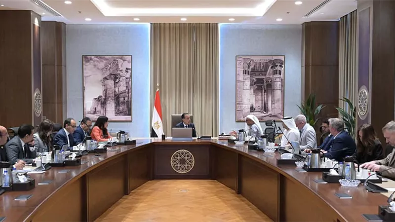 رئيس الوزراء يتابع مستجدات تنفيذ مشروع مدينة 
