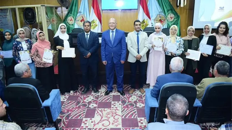المؤتمرالطلابي البحثي بكليةالزراعةبجامعة سوهاج يناقش٤٢بحثا طلابيا