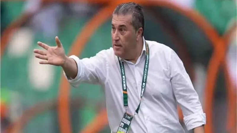 بيسيرو يقرر انتظام الزمالك بمعسكر مبكر ببرج العرب استعداداً للمصرى