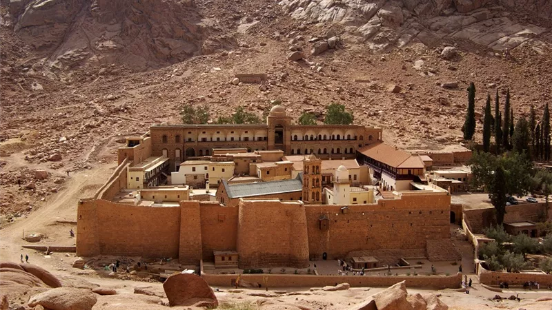 تفاصيل بناء أول كنيسة في سانت كاترين سنة 330 ميلادية