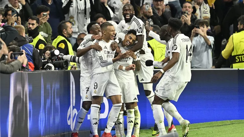 بينهم مودريتش.. موقف رباعي ريال مدريد من الرحيل بنهاية الموسم