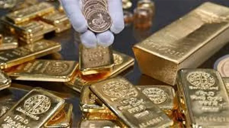 الذهب يتراجع بأكثر من 2% وسط تفاؤل تجاري