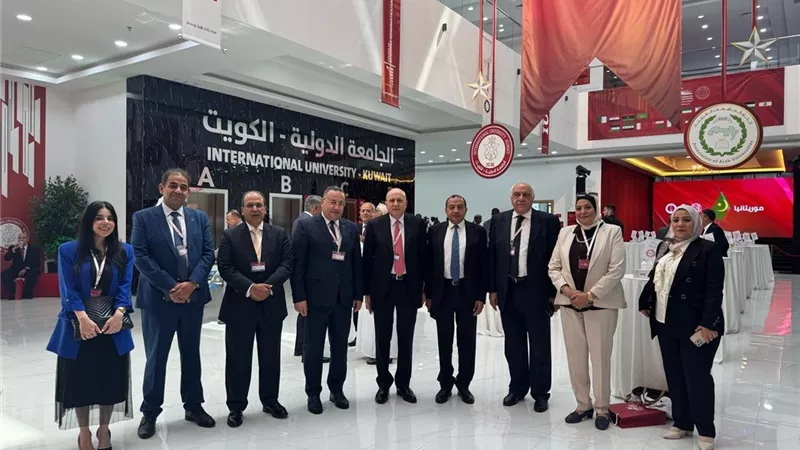 رئيس جامعة بورسعيد يشارك فى قمةQSلاتحاد الجامعات العربية بالكويت