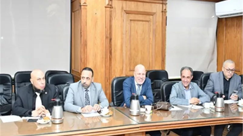 مجلس الدراسات العليا بجامعة قناة السويس يناقش مستجدات القطاع