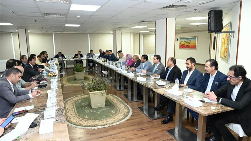 وزير الشباب يناقش مستقبل الرياضة مع رؤساء تحرير الصحف والمواقع الإلكترونية