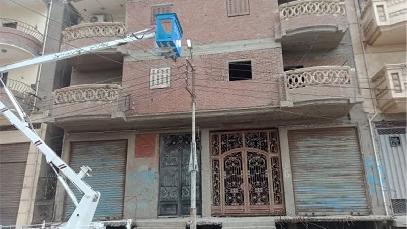 صيانة دورية مستمرة لمنظومة الإنارة العامة في دسوق