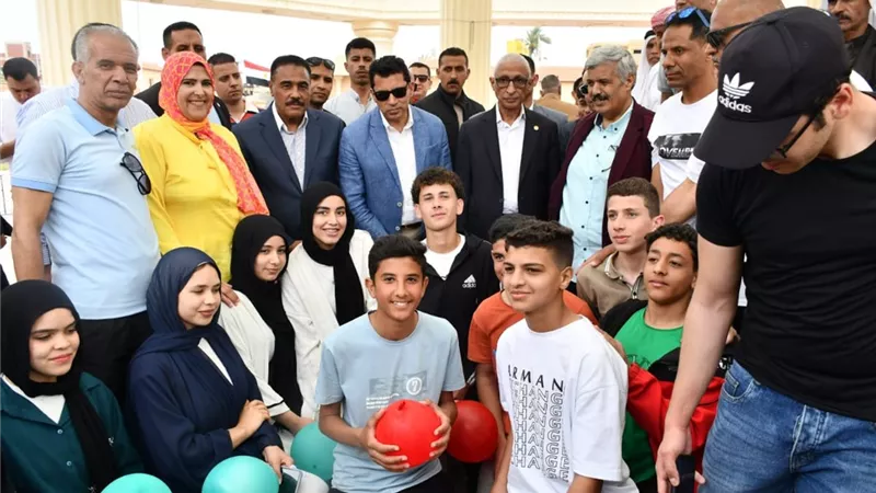 وزير الرياضة يوزع جوائز المهرجان الرياضي الأول من أجل التنمية بالعريش