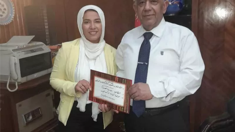 عميد معهد التعاون الزراعى يكرم الأديبة الشابة رودينا هشام