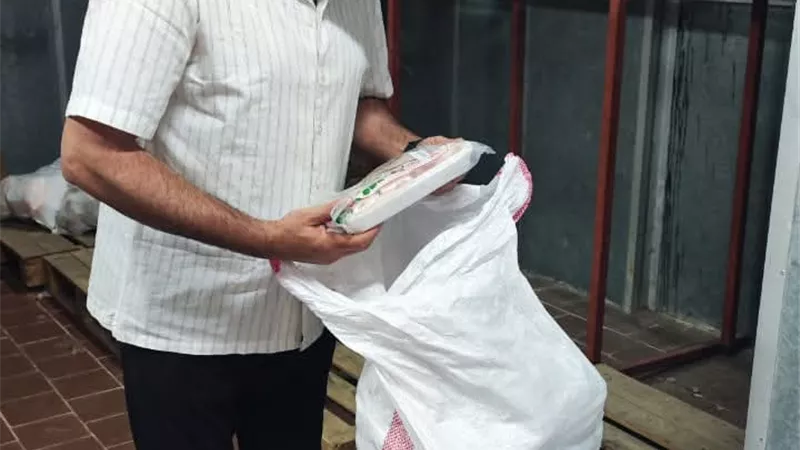 اعدام اغذية ومشروبات غير صالحة للاستهلاك بشرم الشيخ