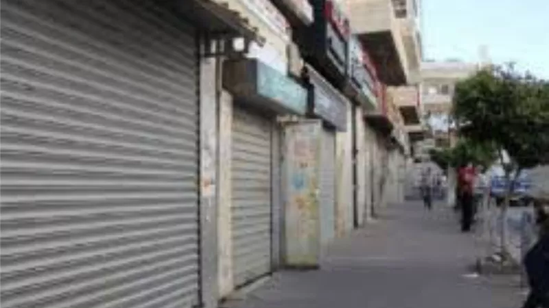 مواعيد فتح وغلق المحلات والمولات والمقاهي والمطاعم بالتوقيت الصيفي