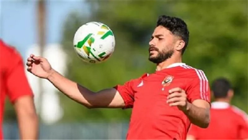 ياسر إبراهيم يوقع عقود التجديد للأهلي حتي 2027