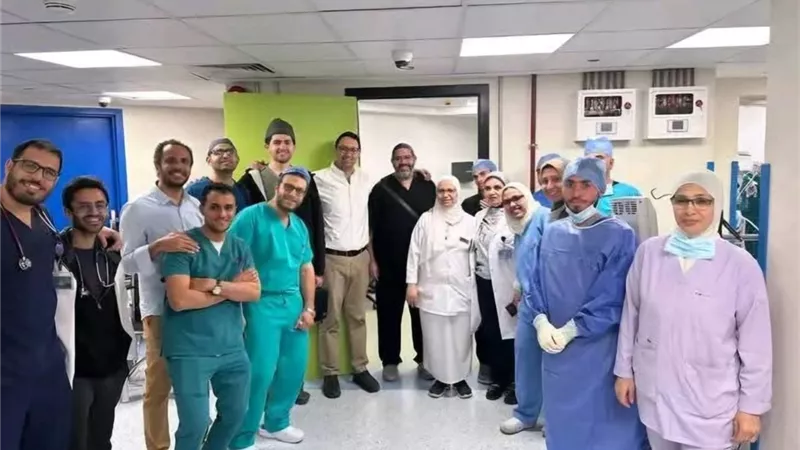 طب قصر العيني ينجح في استئصال جهاز منظم ضربات القلب لمريض