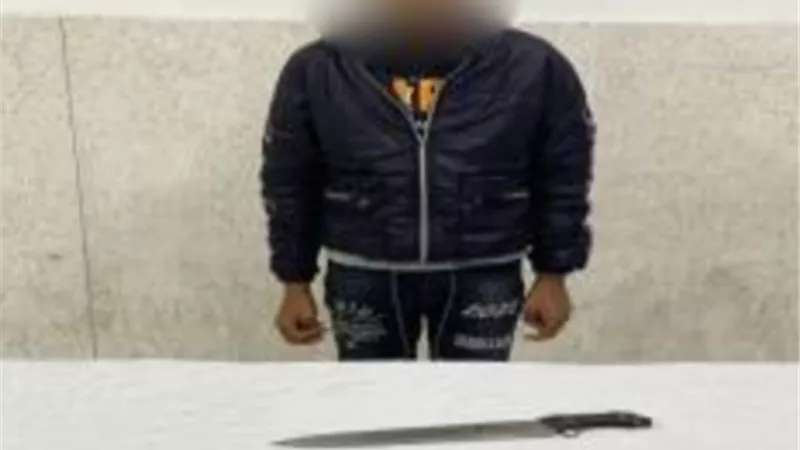 ضبط شاب هدد جاره بسلاح أبيض بسبب خلافات الجيرة فى دمياط
