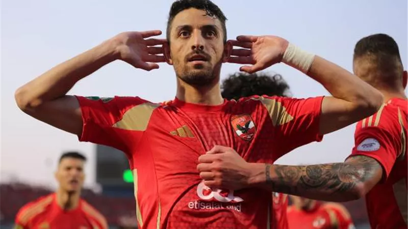 صور.. لحظة تسجيل طاهر محمد طاهر هدف الأهلي في مرمي صن داونز