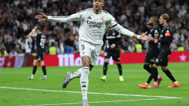 قائمة نارية لريال مدريد فى مواجهة برشلونة بكأس إسبانيا .. موقف مبابى