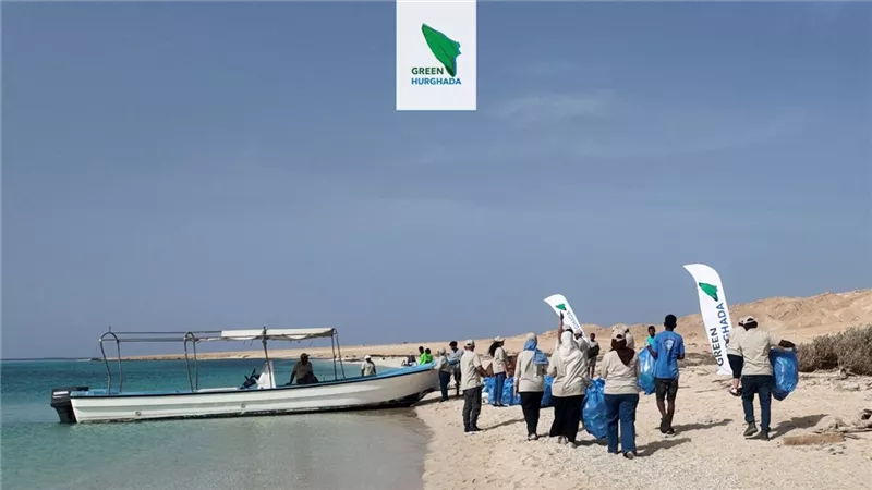 اطلاق حملة تنظيف بمحمية الجزر الشمالية لحماية البحر الأحمر