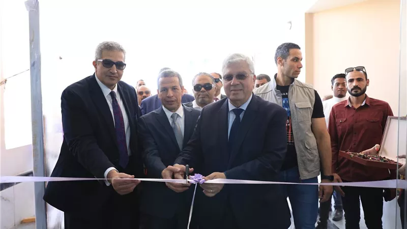 وزير التعليم العالي يفتتح كلية السياحة والفنادق بجامعة الغردقة