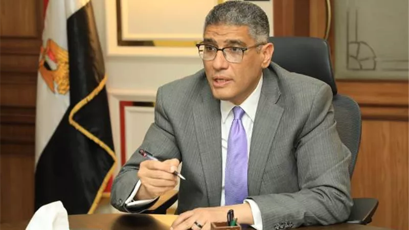 سرفيس الجيزة يضبط ٣٤٧ مخالفة وحجز ١٢ سيارة لانتهاء التراخيص