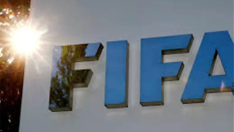 فيفا يعلن إيقاف قيد نادٍ ثامن في مصر