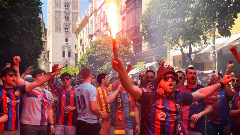 أعمال شغب لجماهير برشلونة قبل ساعات من مواجهة ريال مدريد