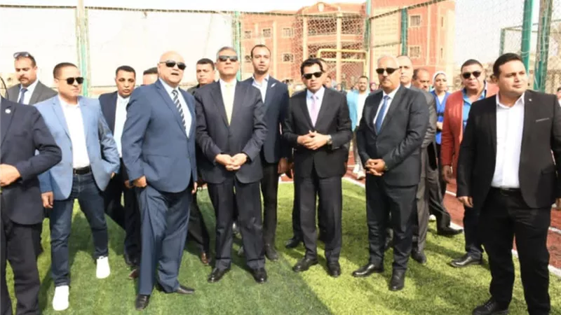 وزير الشباب ومحافظ الجيزة يفتتحان منشآت رياضيةجديدةبنادي حدائق الأهرام