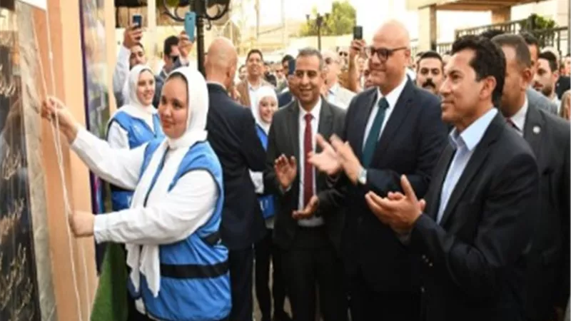 وزير الرياضة ومحافظ القليوبية يفتتحان عدداً من المشروعات الجديدة بشبرا الخيمة