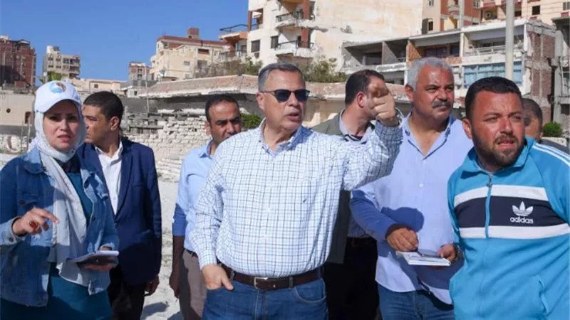 محافظ الاسكندرية يوجه بأزالة عقار بالعجمى البيطاش