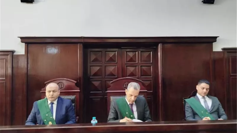 الإعدام شنقاً لتاجر مخدرات قتل شخص