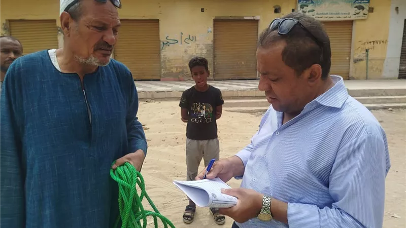 إستطلاع رأى المواطنين بشأن جودة مياه الشرب بالطود جنوب الأقصر